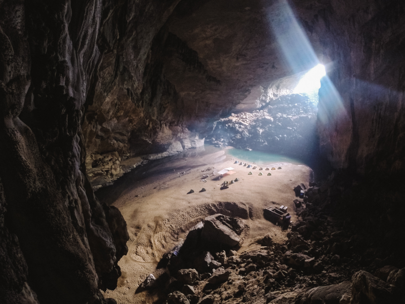 Illustration for article titled Inside The World's 3rd Largest Cave